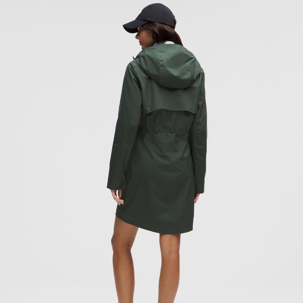 Lululemon green rain rebel Jacket